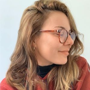 Meet your Posher, Holly